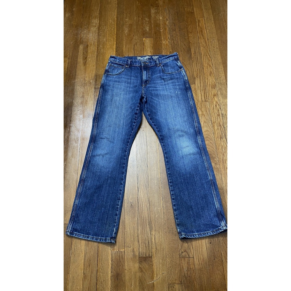 Wrangler Mens 32x30 Relaxed Bootcut Jeans Blue Denim Western Cowboy Work